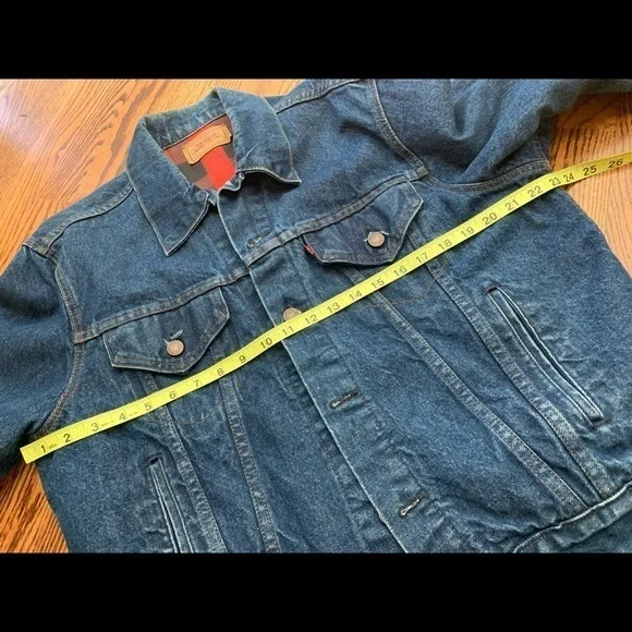 VTG 80’s Levi’s red plaid lined‎ trucker jacket 46